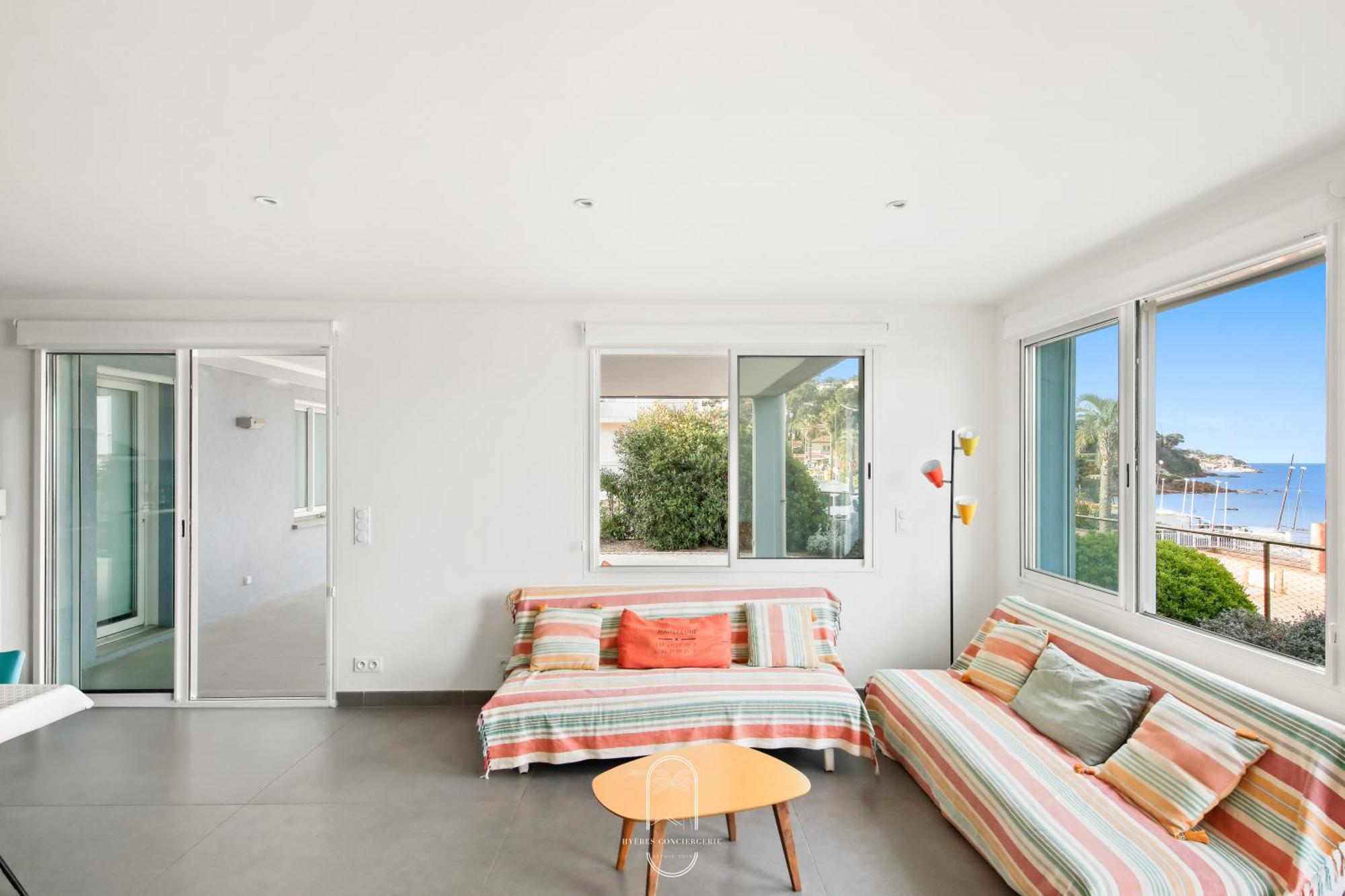 Villa Antoine Appartement Rdj Vue Mer Clim Wifi Parking Plage 50M La Garonne Le Pradet Bagian luar foto