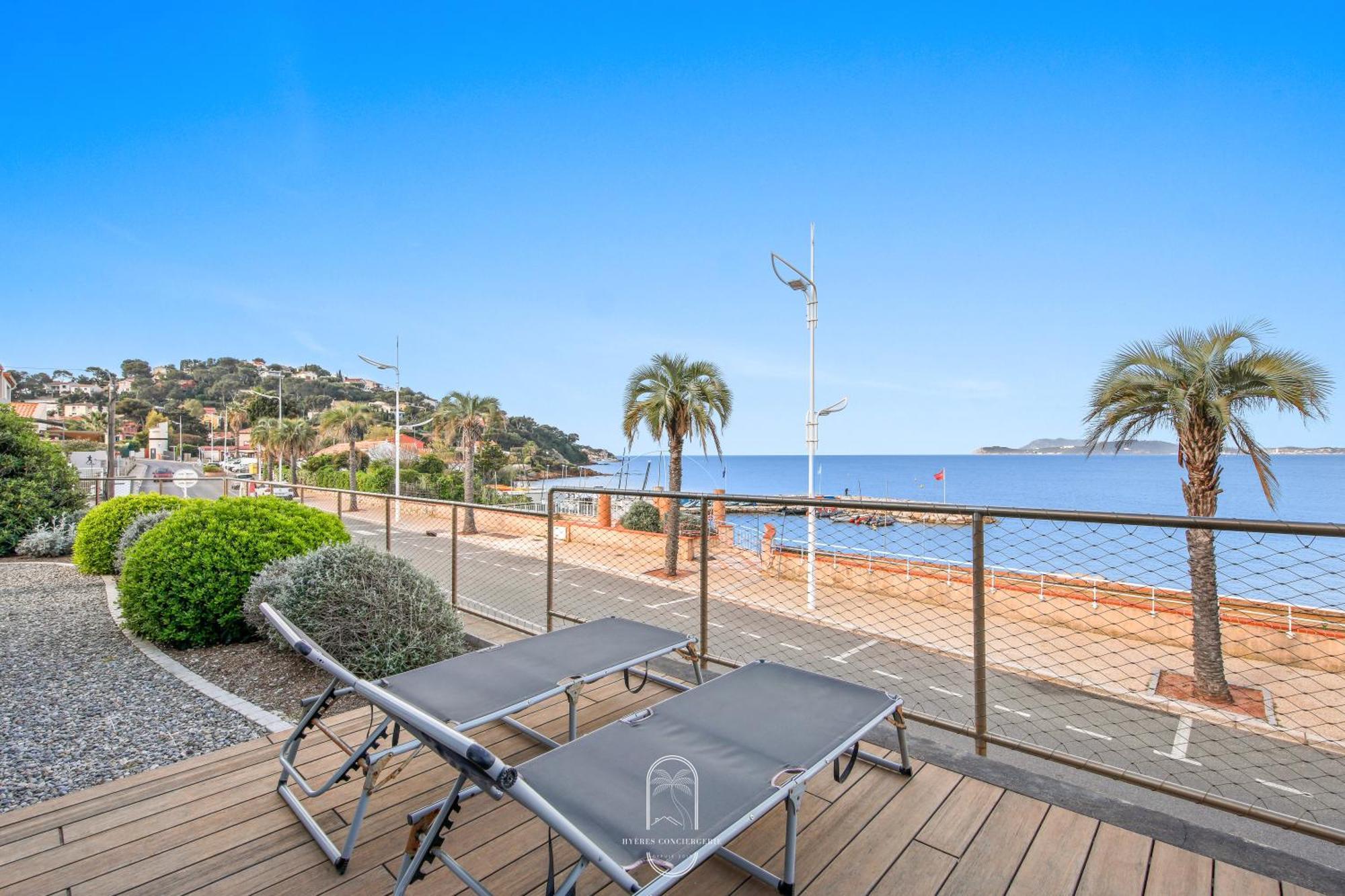 Villa Antoine Appartement Rdj Vue Mer Clim Wifi Parking Plage 50M La Garonne Le Pradet Bagian luar foto