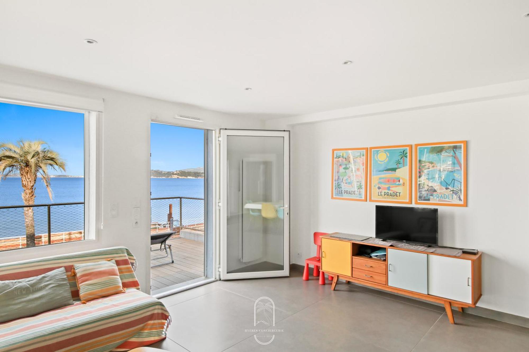 Villa Antoine Appartement Rdj Vue Mer Clim Wifi Parking Plage 50M La Garonne Le Pradet Bagian luar foto