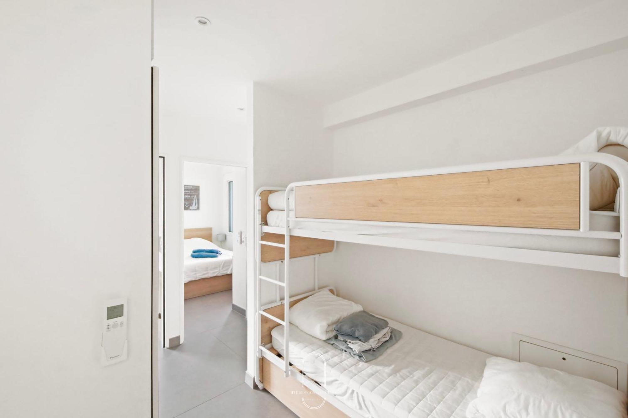 Villa Antoine Appartement Rdj Vue Mer Clim Wifi Parking Plage 50M La Garonne Le Pradet Bagian luar foto