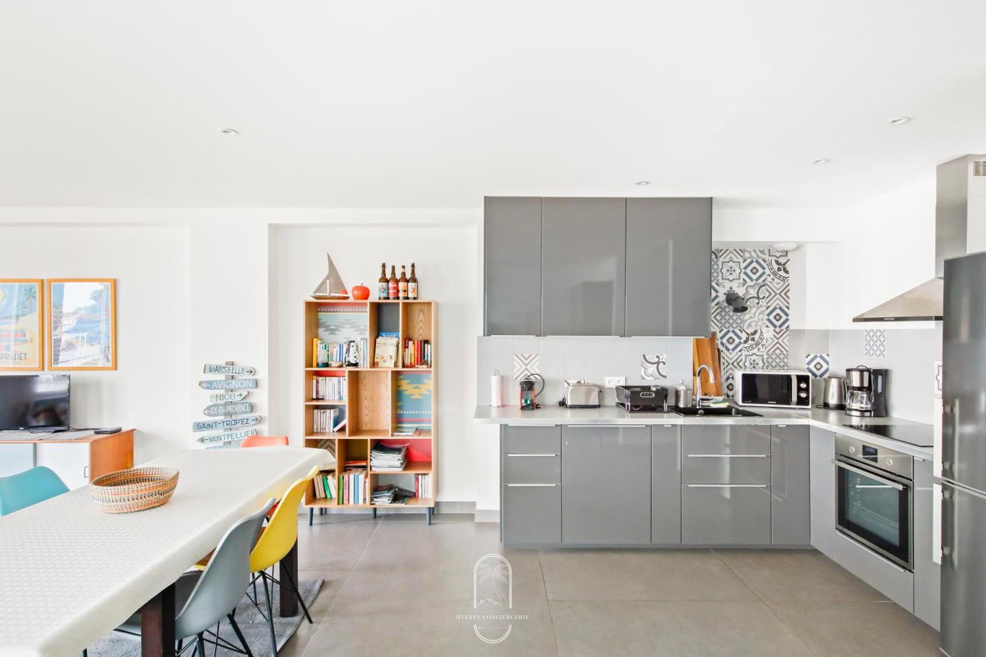 Villa Antoine Appartement Rdj Vue Mer Clim Wifi Parking Plage 50M La Garonne Le Pradet Bagian luar foto