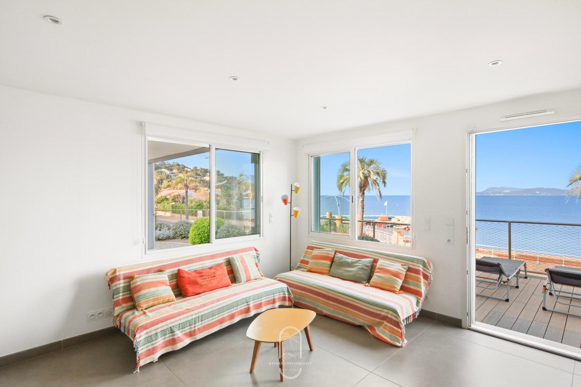 Villa Antoine Appartement Rdj Vue Mer Clim Wifi Parking Plage 50M La Garonne Le Pradet Bagian luar foto